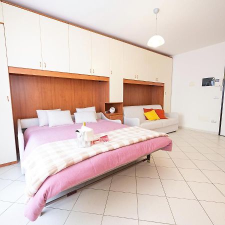 דירות בורגטו סנטו ספיריטו Terrazza Del Gelsomino With Terrace And Open View מראה חיצוני תמונה