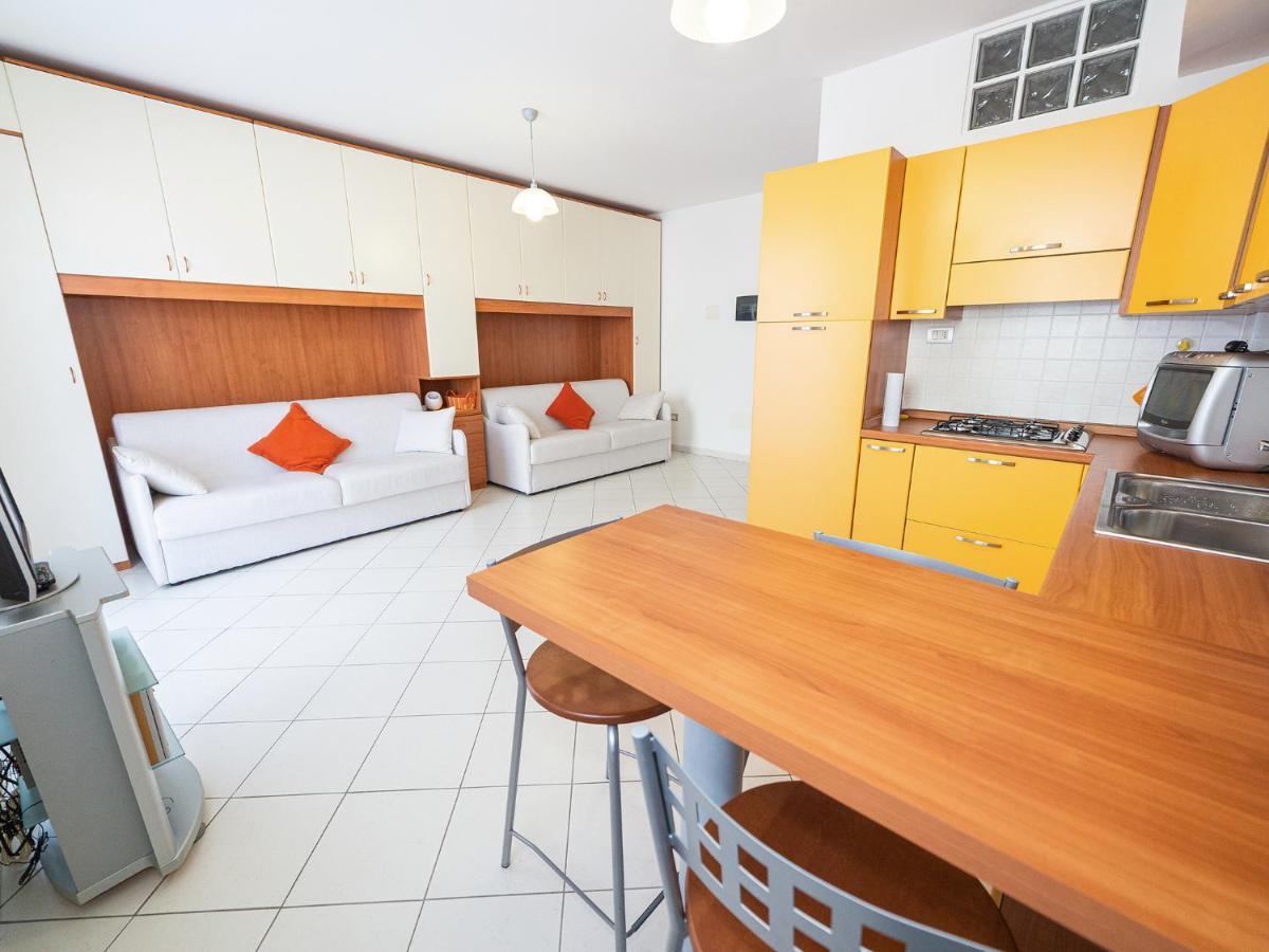דירות בורגטו סנטו ספיריטו Terrazza Del Gelsomino With Terrace And Open View מראה חיצוני תמונה
