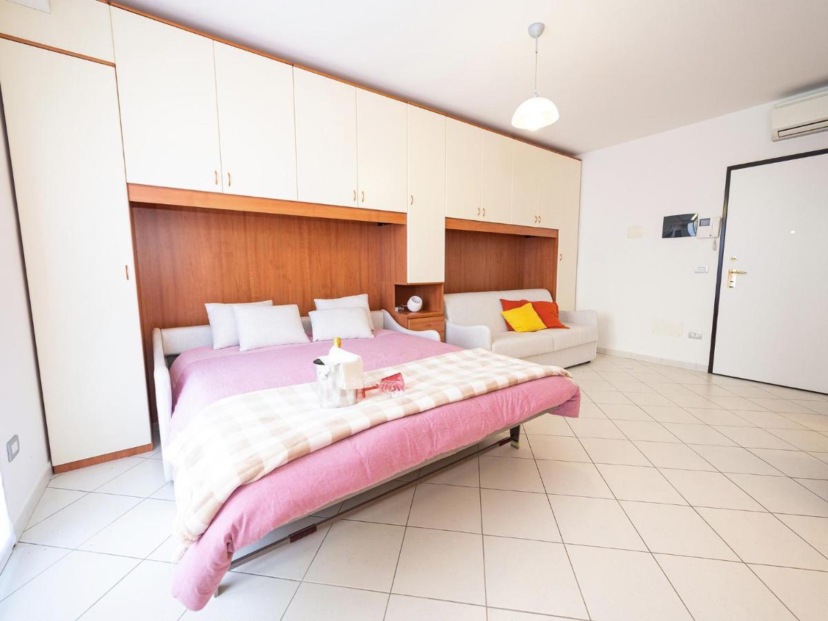 דירות בורגטו סנטו ספיריטו Terrazza Del Gelsomino With Terrace And Open View מראה חיצוני תמונה