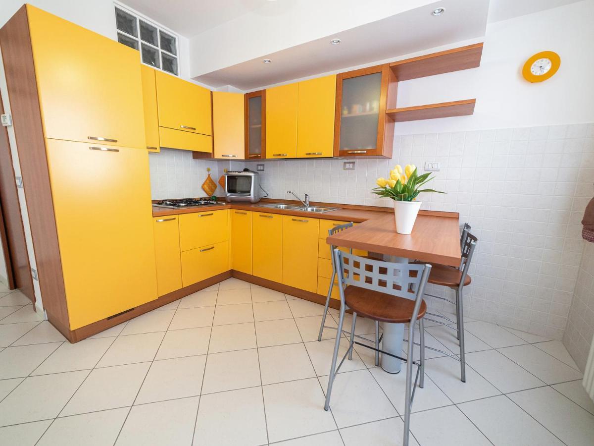 דירות בורגטו סנטו ספיריטו Terrazza Del Gelsomino With Terrace And Open View מראה חיצוני תמונה